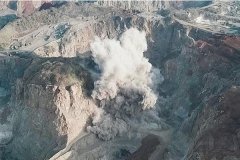 数百枚炸弹集中引爆一刻，现场百